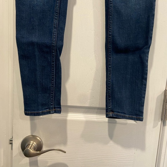 Old Navy Size 2 High Rise Rockstar Skinny Stretch Medium Wash Denim Jeans - Picture 5 of 11